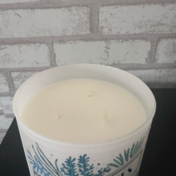 White Barn Capri Waves 3-Wick Candle 14.5 oz - Picture 2 of 2